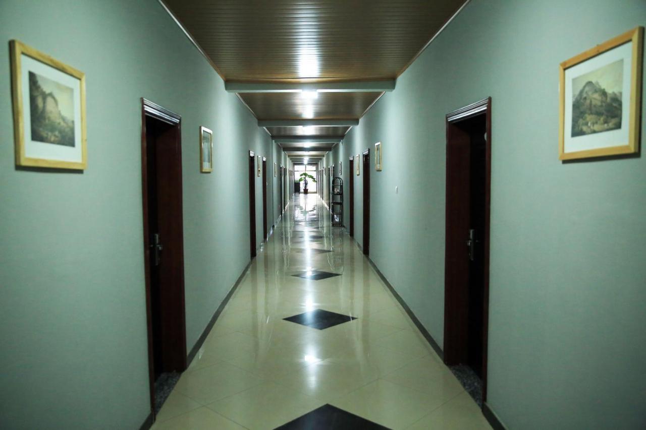 Yaya Africa Athletics Village Sululta Exterior photo